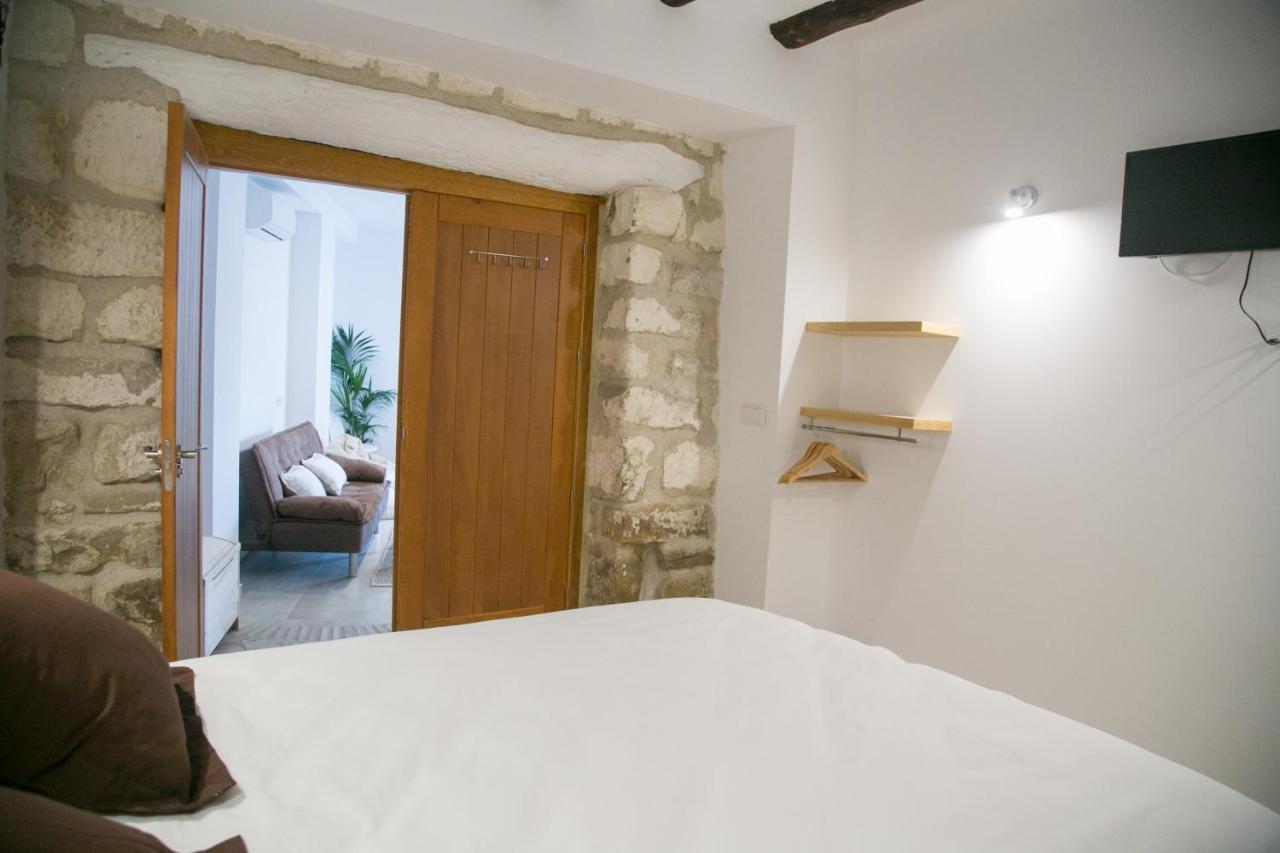 Apartamentos Turisticos La Casa Vieja Sabiote Ngoại thất bức ảnh